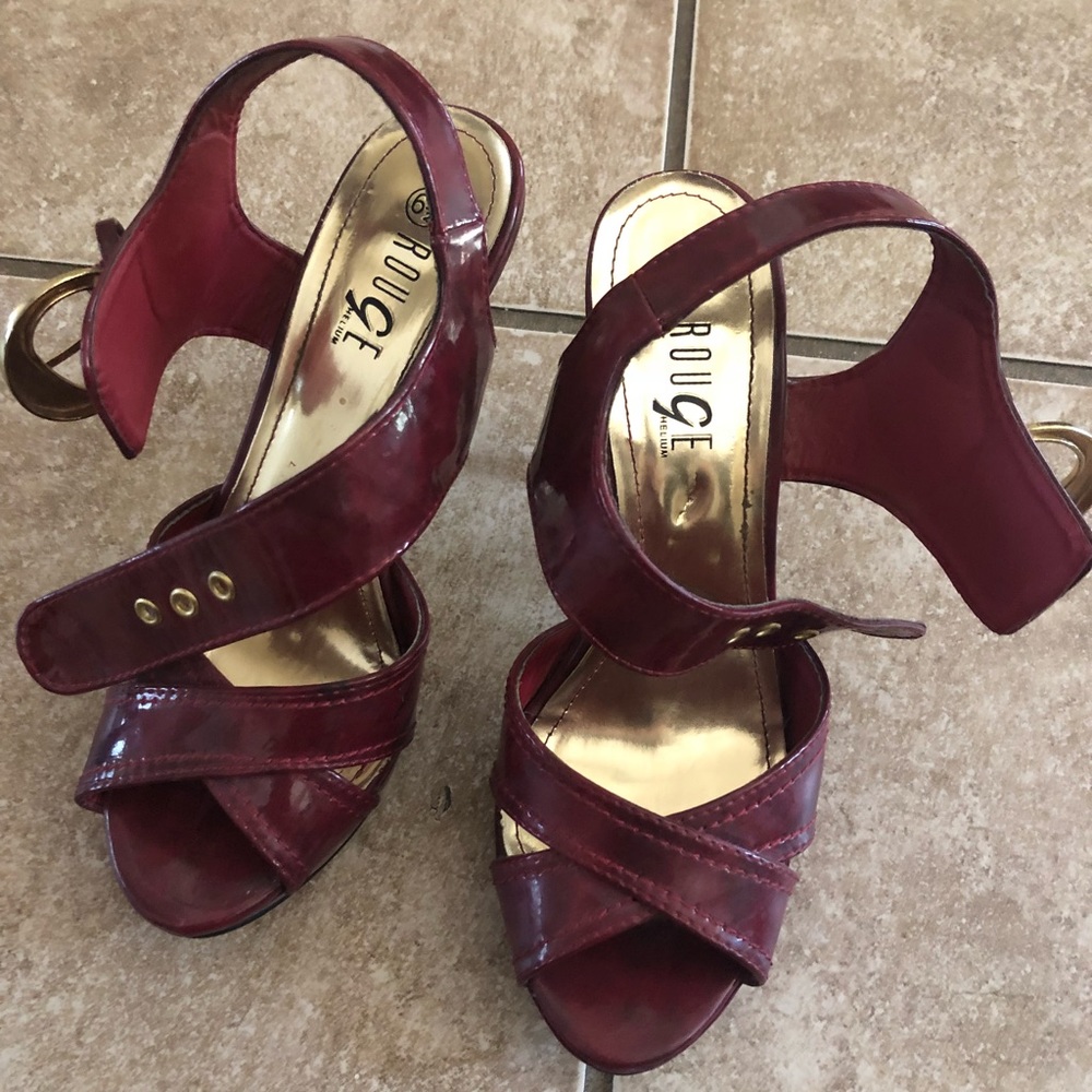 Red Pumps ๐๐ผ๐ - Picture 4 of 5
